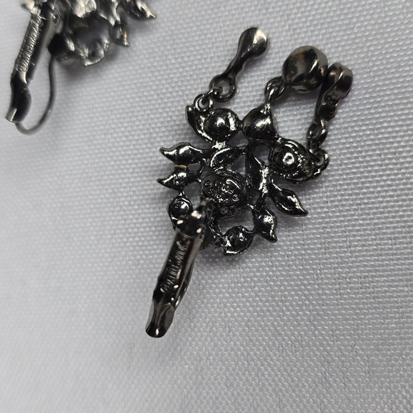 Kirk' Folly earrings - Picture 5 of 5